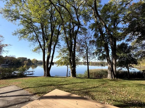 5415 Twin Lake Blvd E, Brooklyn Center, MN 55429