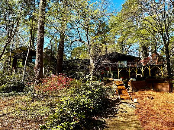 3rd image of 5704 Winthrop Dr
