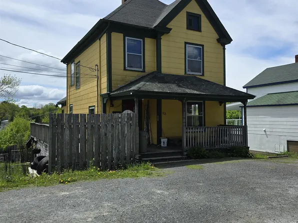 63 Elm St, Bridgewater, NS B4V 2V5