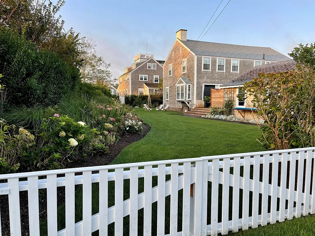 6 bed, 3.0 bath, 2650 sqft, $32,000 — Photo 1