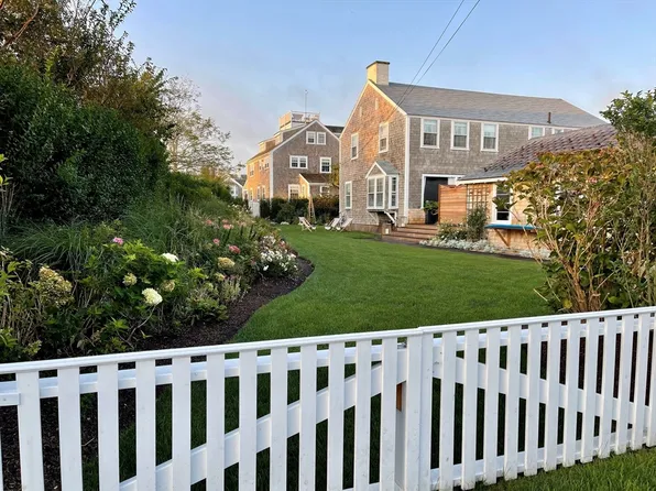 66 Hulbert Ave N, Nantucket, MA