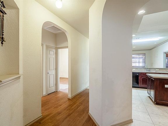 3rd image of 1204 Sunderland Ln