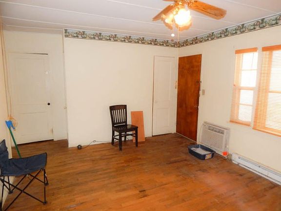 4th image of 9915 Benton Dr