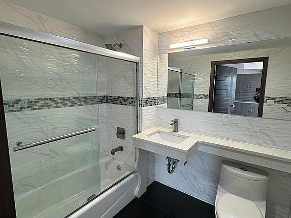 5th image of 9103 Whitney Ave APT 6C