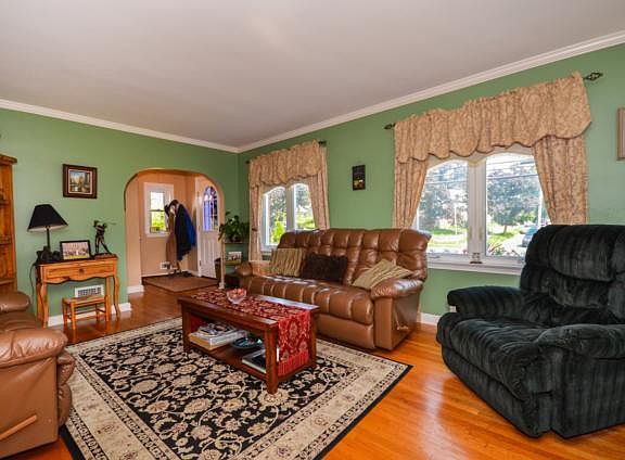 5th image of 299 Saint Johns Ave