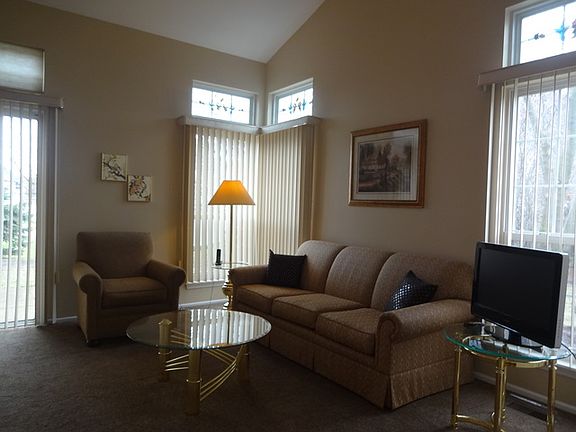 3rd image of 1620 Columbia Cir Unit 4
