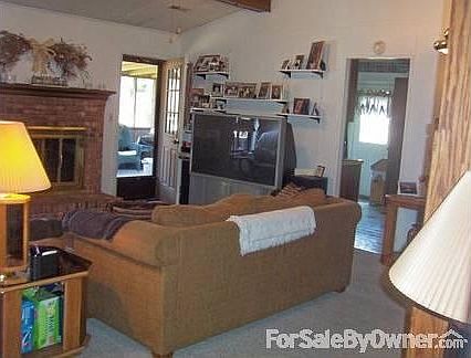 FAMILY/BONUS ROOM
						:
						Huge 266 sq ft. family room with wet bar, vaulted ceiling and brick fireplace