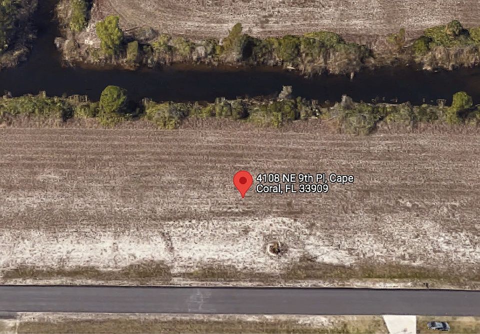 1st image of 4108 NE 9th Pl