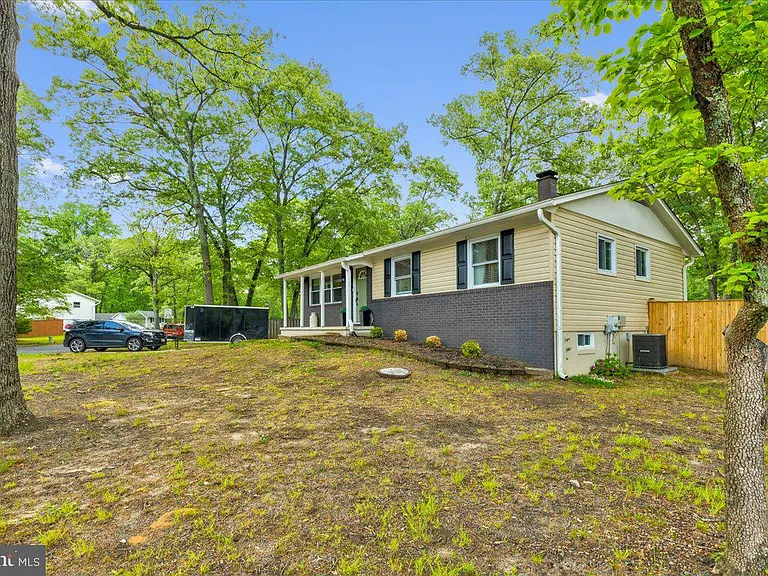 1519 Manor View Rd — Photo 2