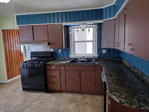 3rd image of 7718 Delmont St
