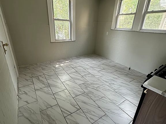 2nd image of 424 Scotland Rd #5C