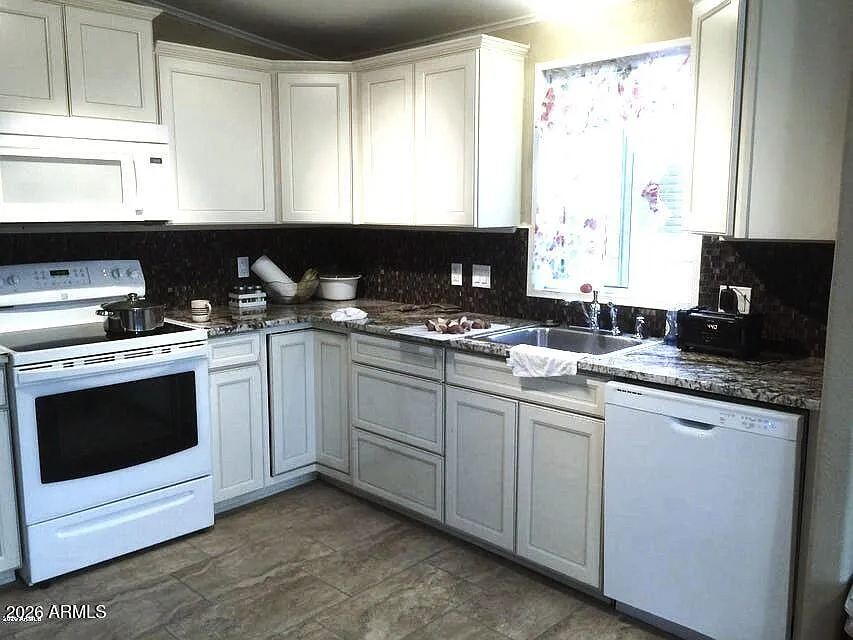 1 bed, 2.0 bath, 921 sqft, $1,550 — Photo 3