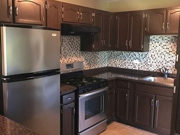 4th image of 1820 Fox Run Dr Unit B