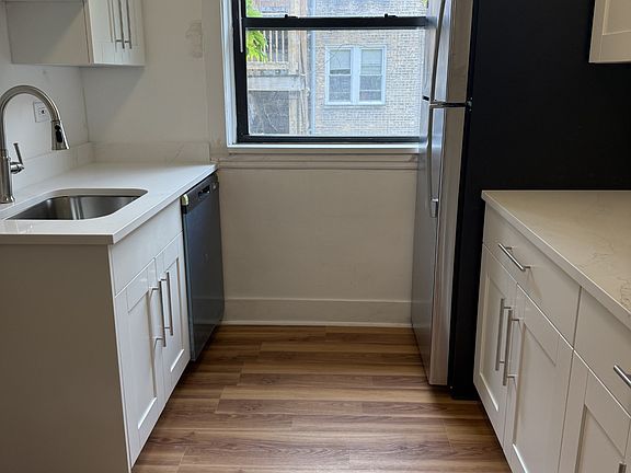 4th image of 1350 W Hood Ave APT 2