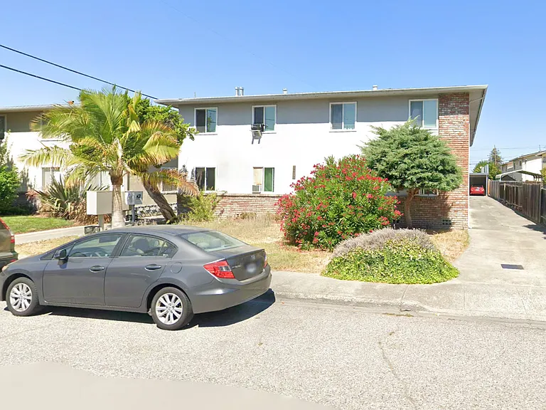 1359 Reeve St — Photo 2