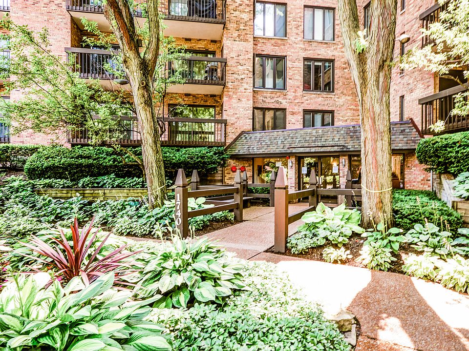 1st image of 1740 Mission Hills Rd APT 402