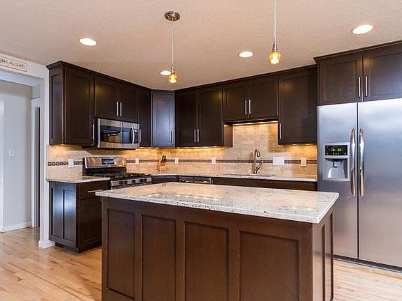 3rd image of 647 Marie Ave