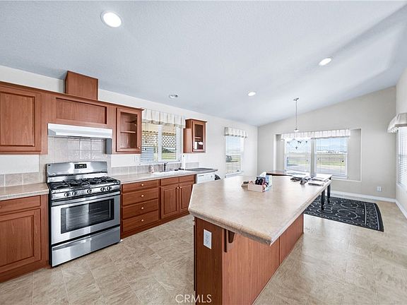 5th image of 26110 Sultanas Rd