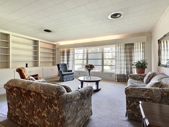 3rd image of 319 Peachtree Dr