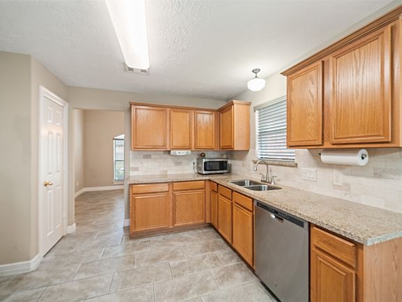 3rd image of 8006 High Hollow Ln