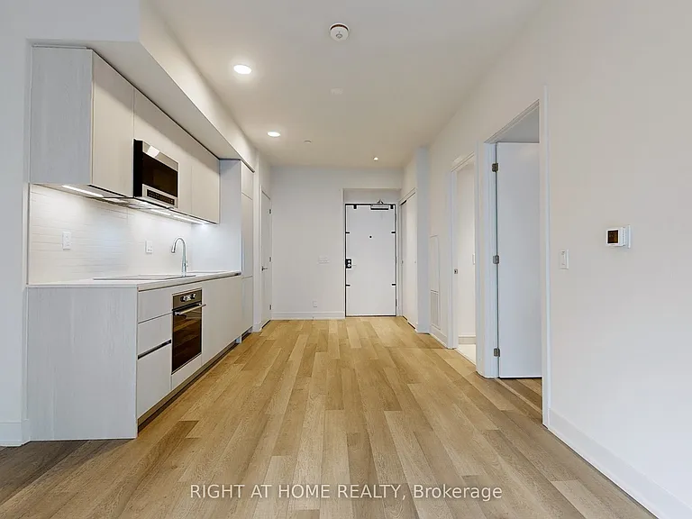 8 Cumberland St #603 — Photo 15