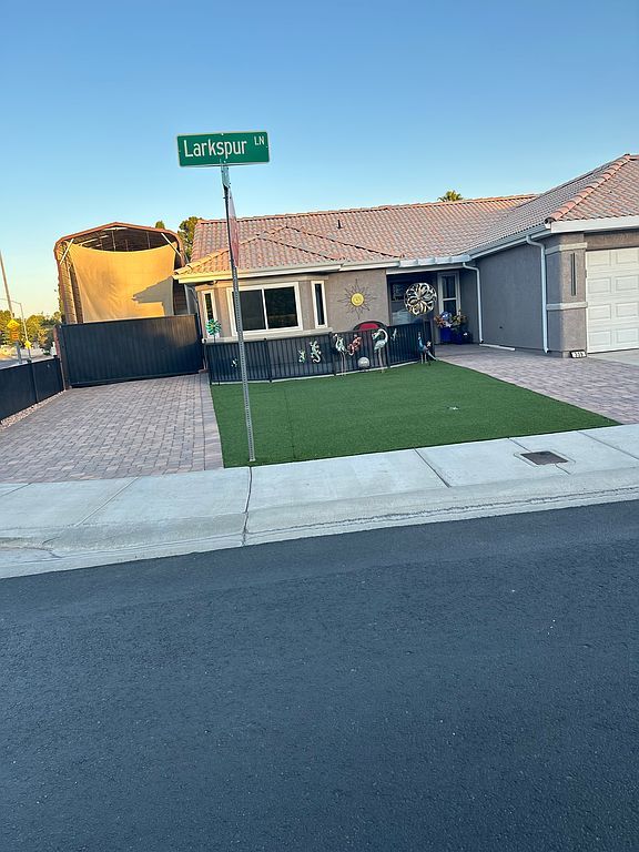 339 Larkspur Ln - Property Image