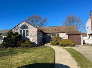 794 Cornell Rd, Franklin Square, NY 11010