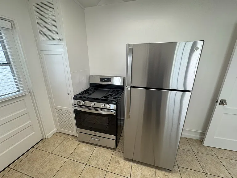 5058-68 Santa Monica Ave #5062 — Photo 8