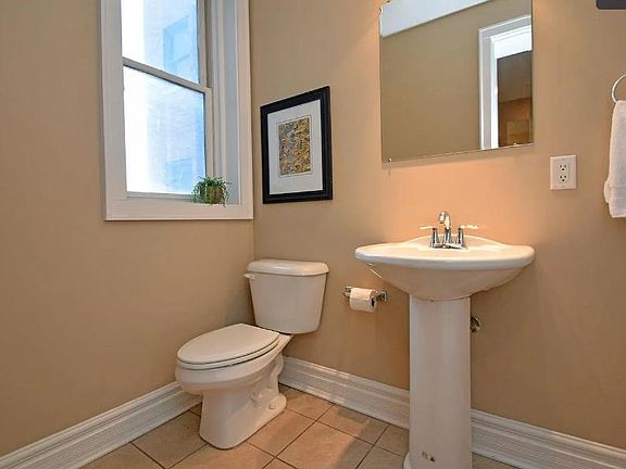 5th image of 2356 Park Ave Unit 3