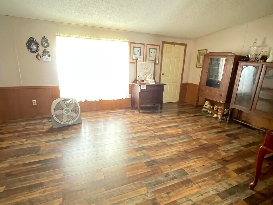 1st image of 50 Long Ln