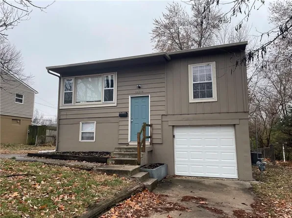 18005 E Lexington Rd, Independence, MO 64058