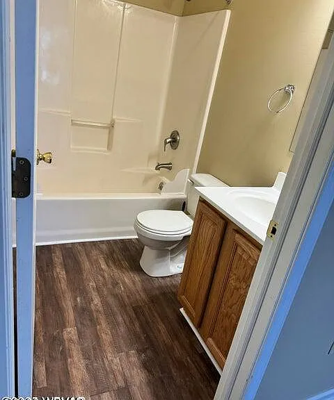 253 Underwood St — Photo 12