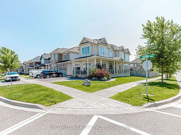 3rd image of 757 Cook Cres