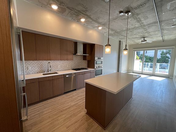 5th image of 1465 Union St #200