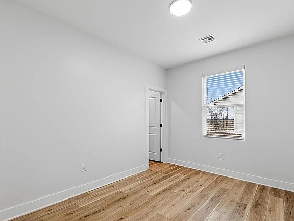 4th image of 4002 Chadd St #100