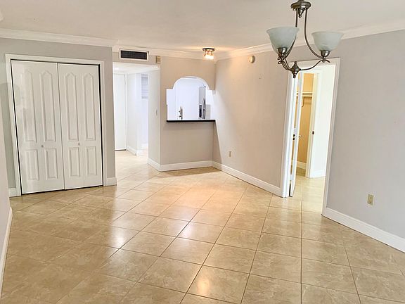 3rd image of 10300 Coral Way
