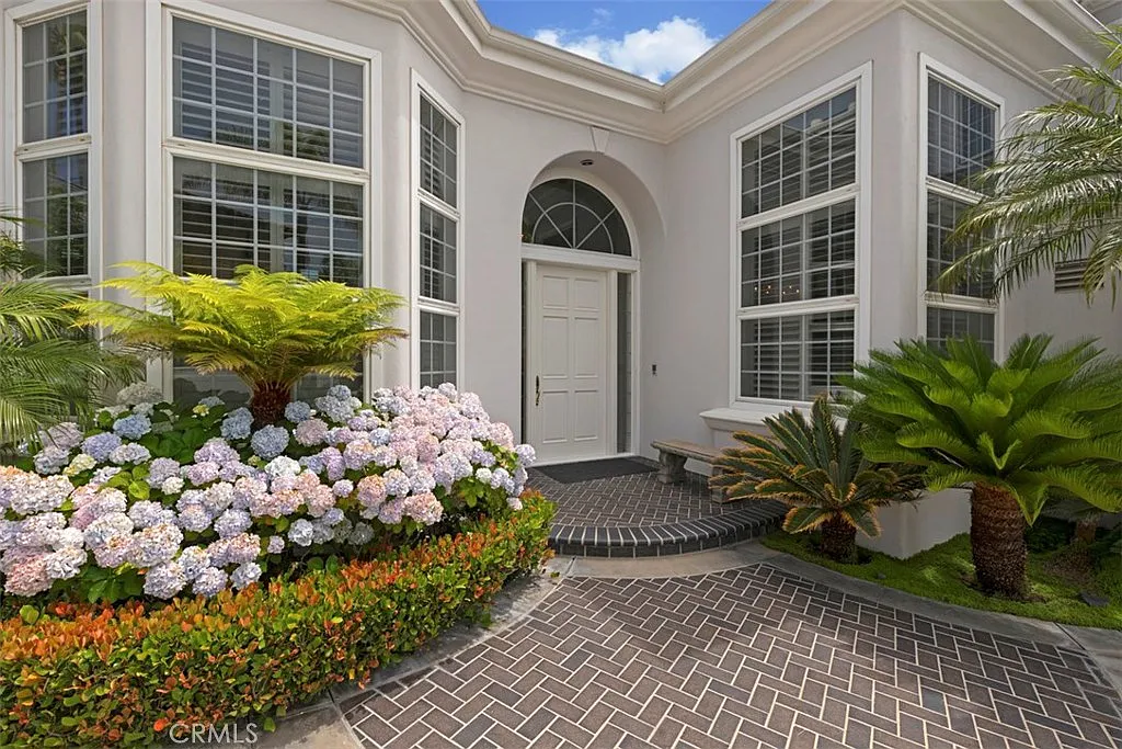 4 bed, 4.5 bath, 3695 sqft, $30,000 — Photo 4