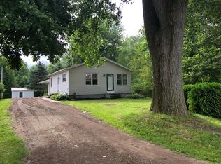 21 River Hills Dr, Holland, MI 49424