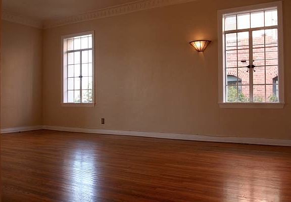 3rd image of 364 S Cloverdale Avenue # Fl 2nd