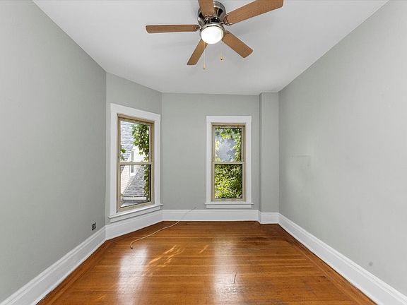 5th image of 1533 W Leland Ave #2E
