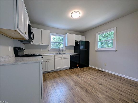 5th image of 1114 Micott Dr