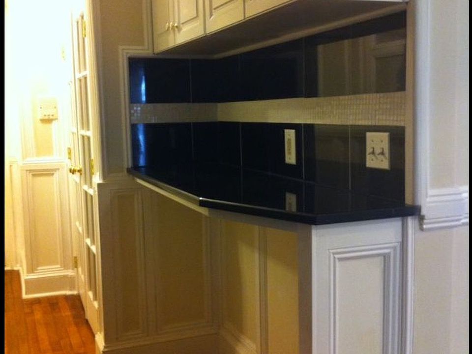 1st image of 401 Washington Ave APT 1B