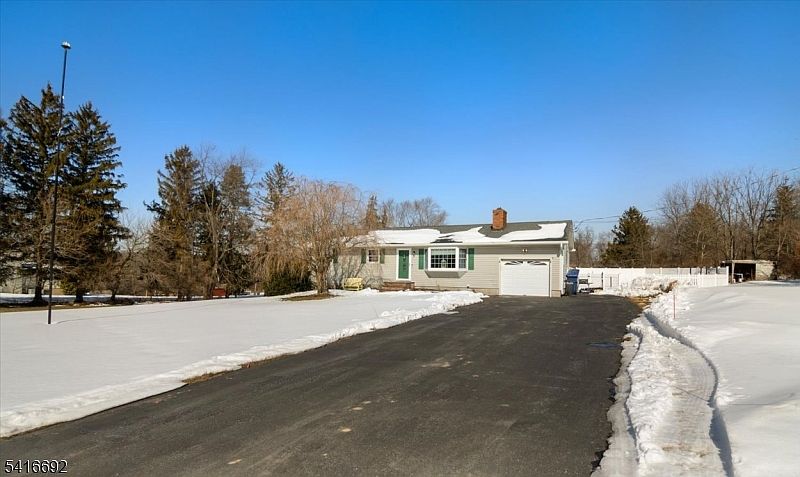 1st image of 9 Hilltop Rd