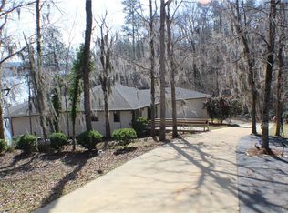 490 Sugar Loaf Hill Rd, Deatsville, AL 36022