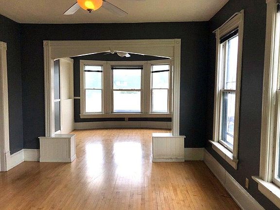 3rd image of 2675 S Kinnickinnic Ave APT A