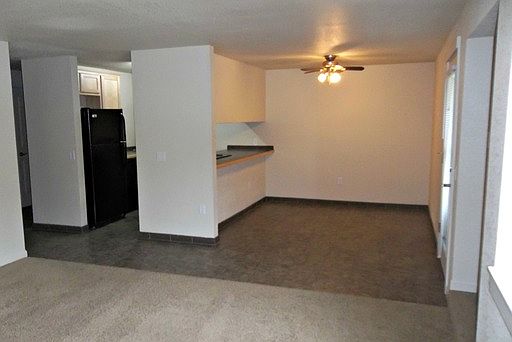 4th image of 9013 NE 54th St APT 08