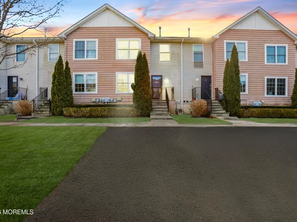 50 Charming Way, Lakewood, NJ 08701