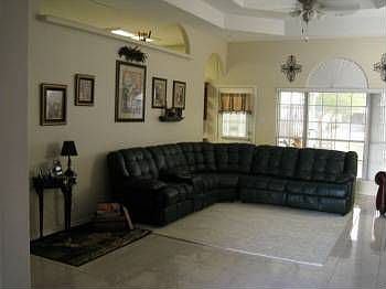 4th image of 1516 Oak Dr