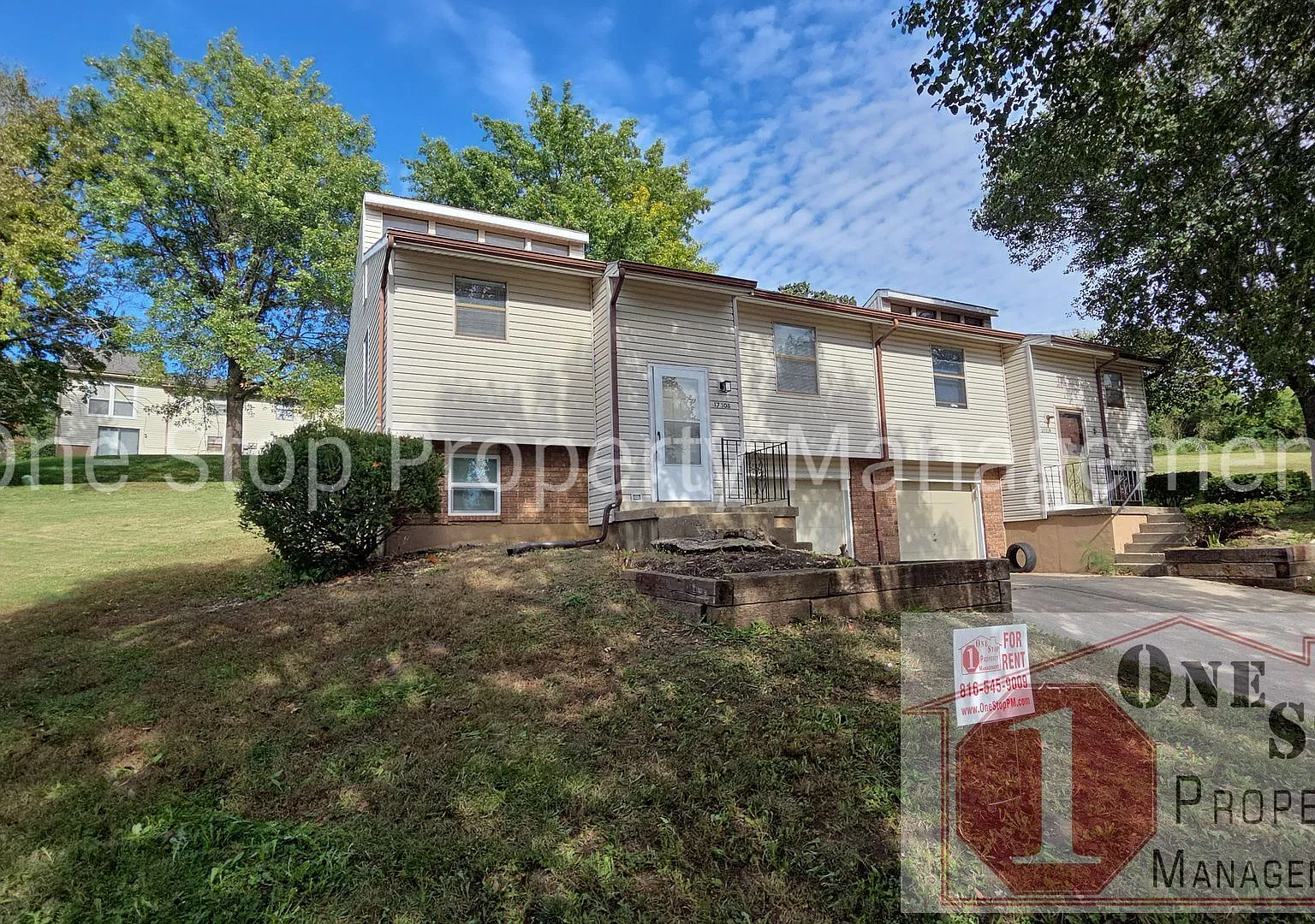 Beautiful 2 Bedroom 1.5 Bathroom in Independence! — Photo 2