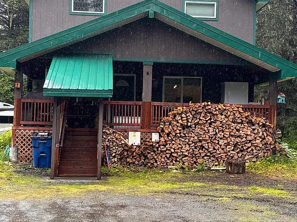5320 Snowflake Cir, Valdez, AK 99686